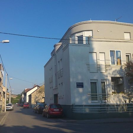 Old Clock Apartment Zagabria Esterno foto