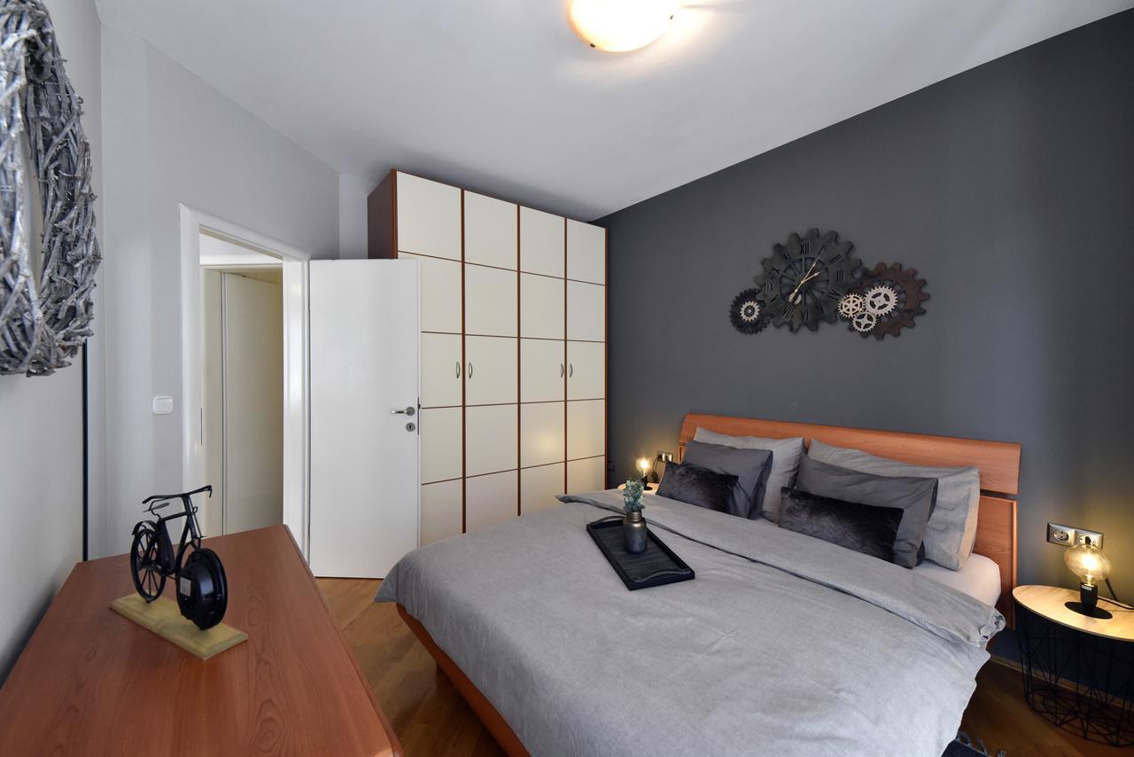 Old Clock Apartment Zagabria Esterno foto