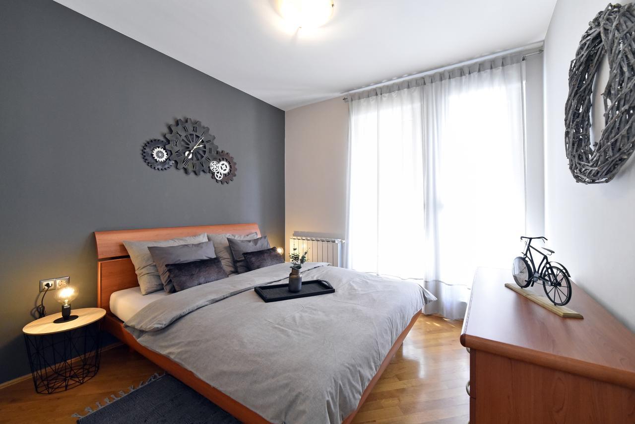 Old Clock Apartment Zagabria Esterno foto