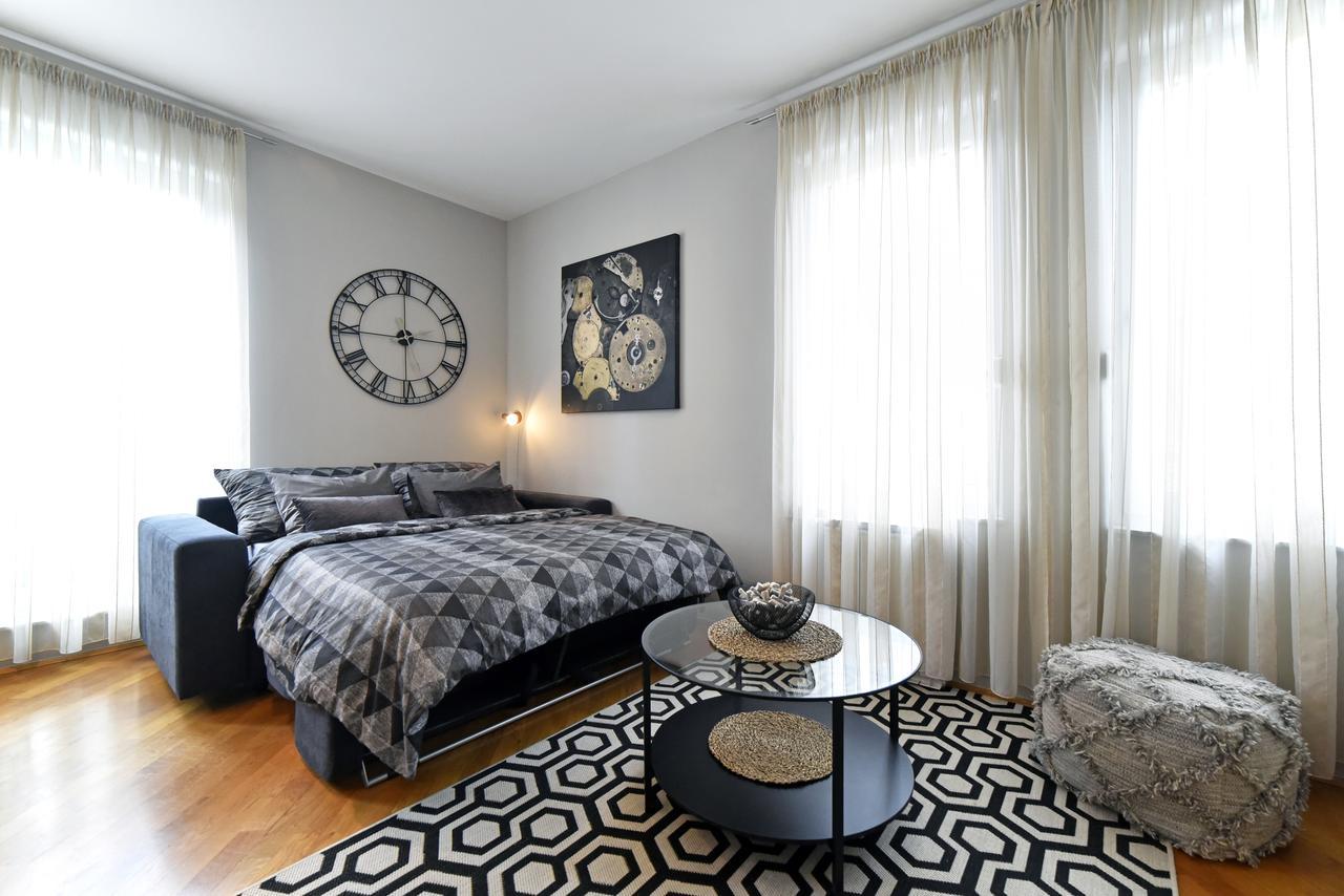 Old Clock Apartment Zagabria Esterno foto